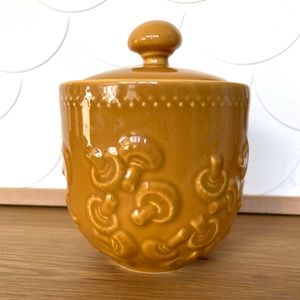 PIER 1 IMPORTS Vintage Mushroom Canister (Earthenware Small)